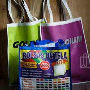 Bolsas de tela reutilizables de colores con asas blancas
